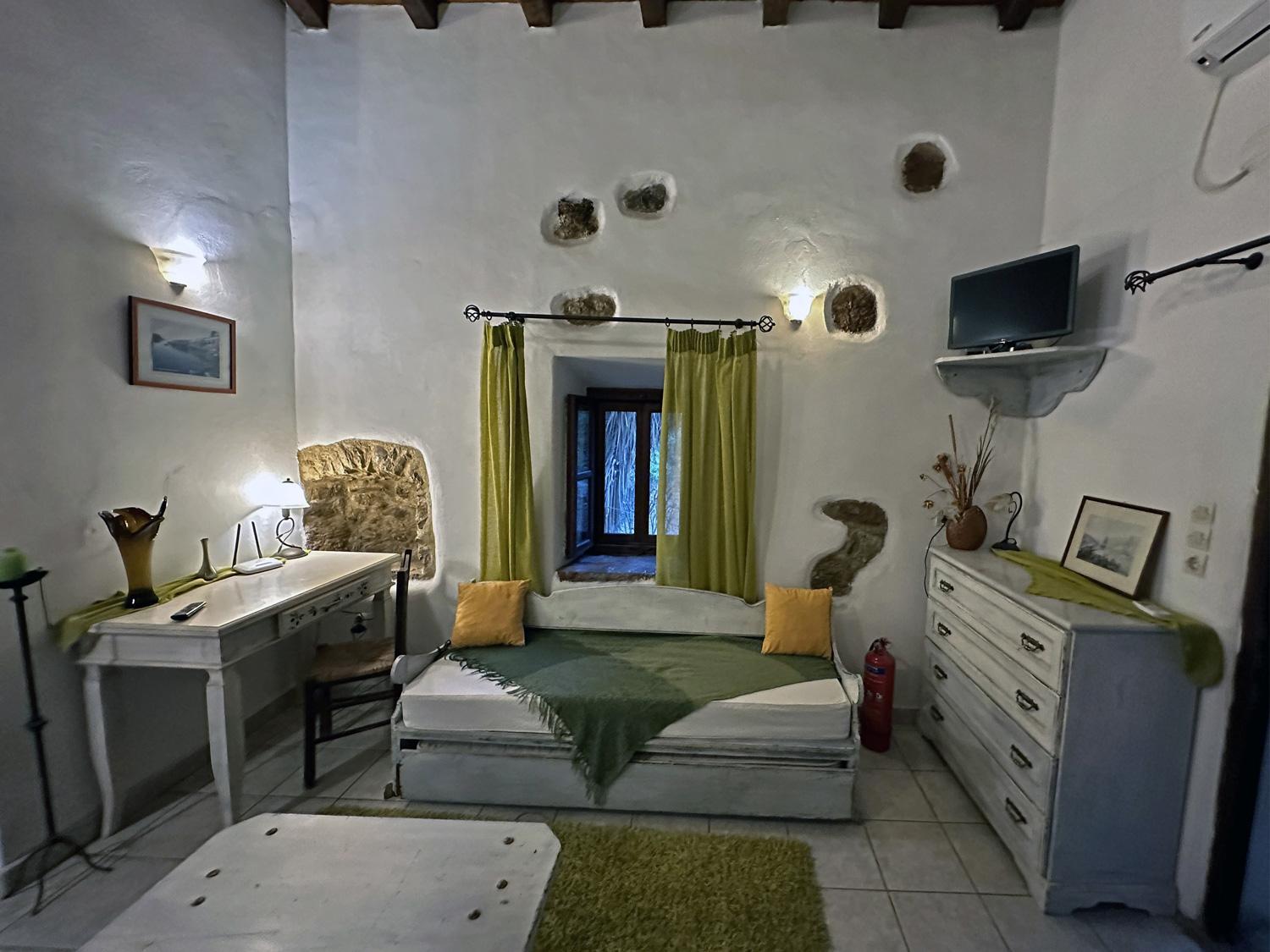 Porfyrousa Traditional Hotel Milopotamos  Exteriör bild