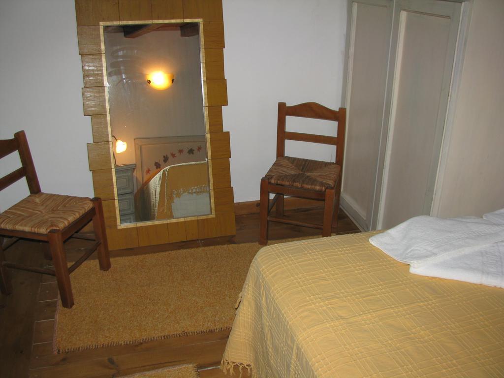 Porfyrousa Traditional Hotel Milopotamos  Exteriör bild